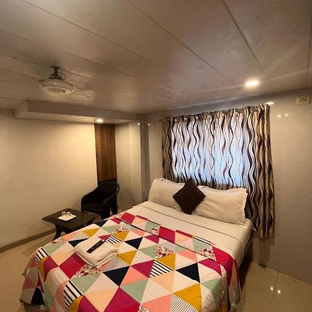 Hotel Havana Мумбаи Экстерьер фото