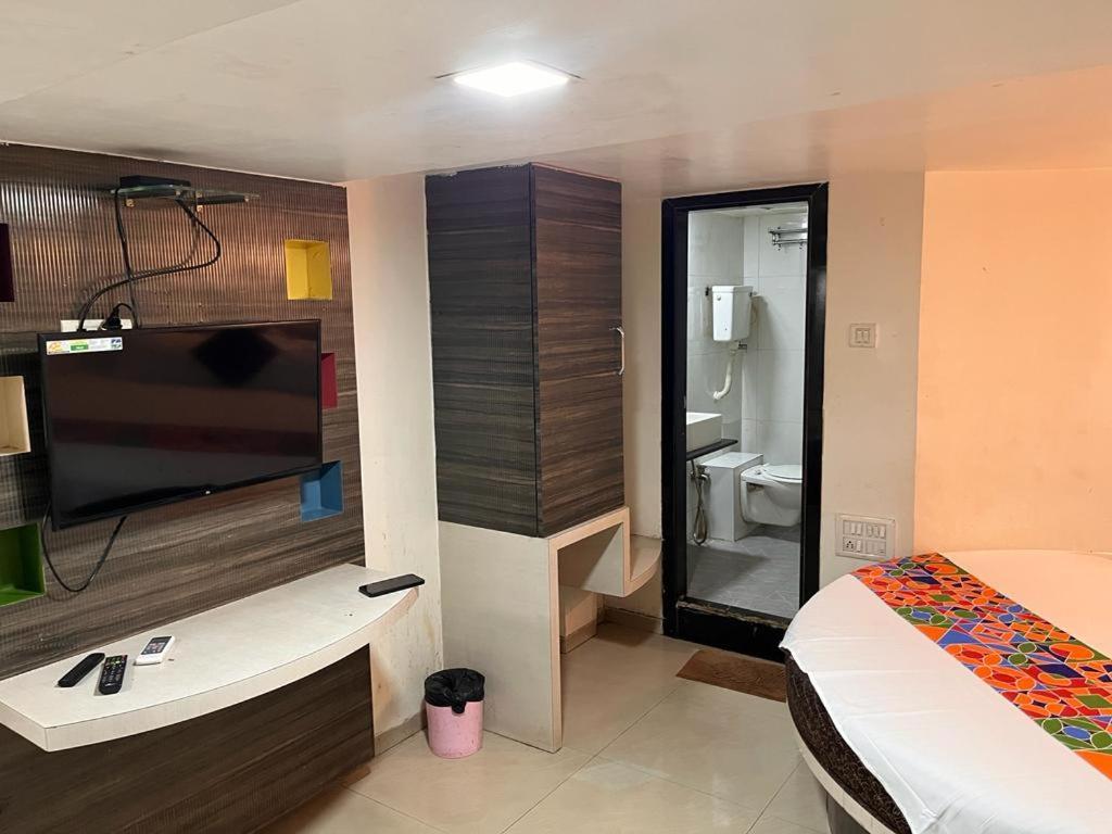 Hotel Havana Мумбаи Экстерьер фото