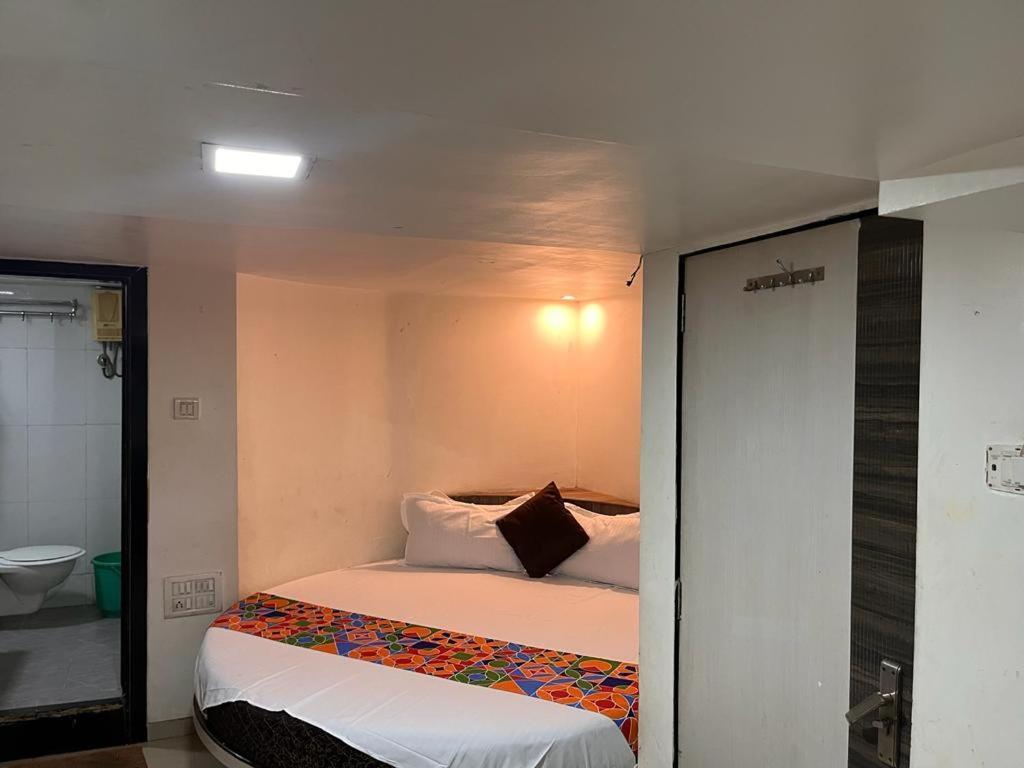 Hotel Havana Мумбаи Экстерьер фото